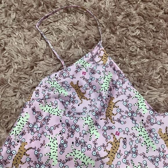 Victoria’s Secret Y2K Style Pastel Pink Retro Tiger Print Camisole Size Small - Picture 3 of 12